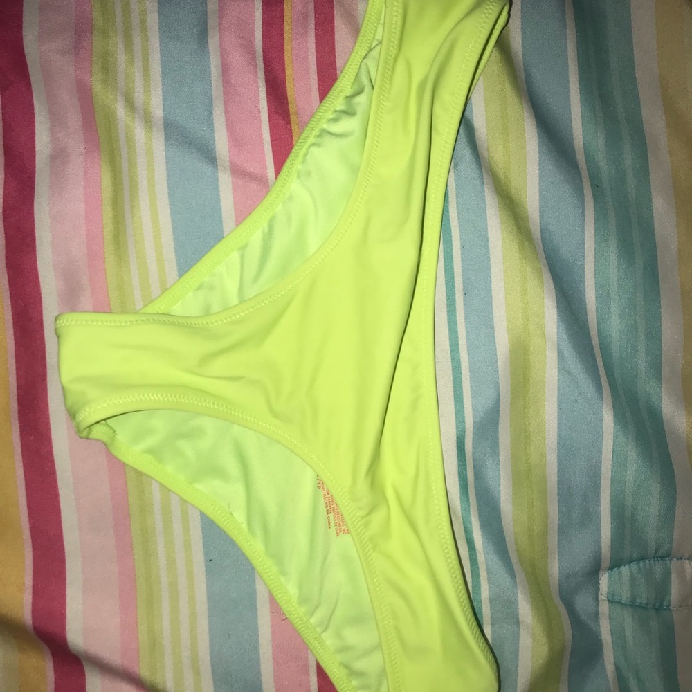 Victoria secret LemonYellow Bottom Small scrunch